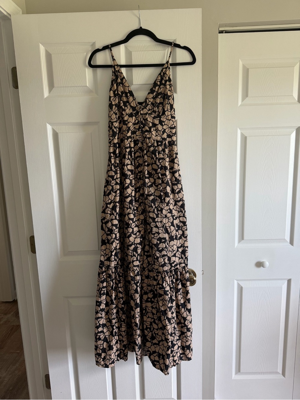 Abercrombie & Fitch Black and Beige Floral Maxi Dress